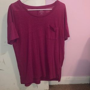 Hot pink old navy boyfriend tee with pocket